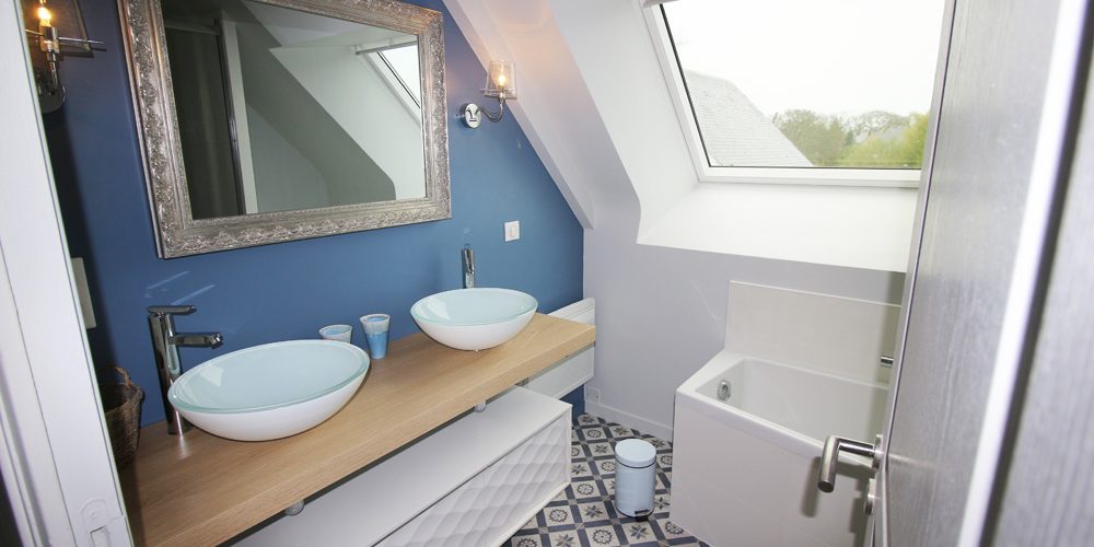 Bains Douches Et Co Salle De Bain Sous Rampant Arradon 1